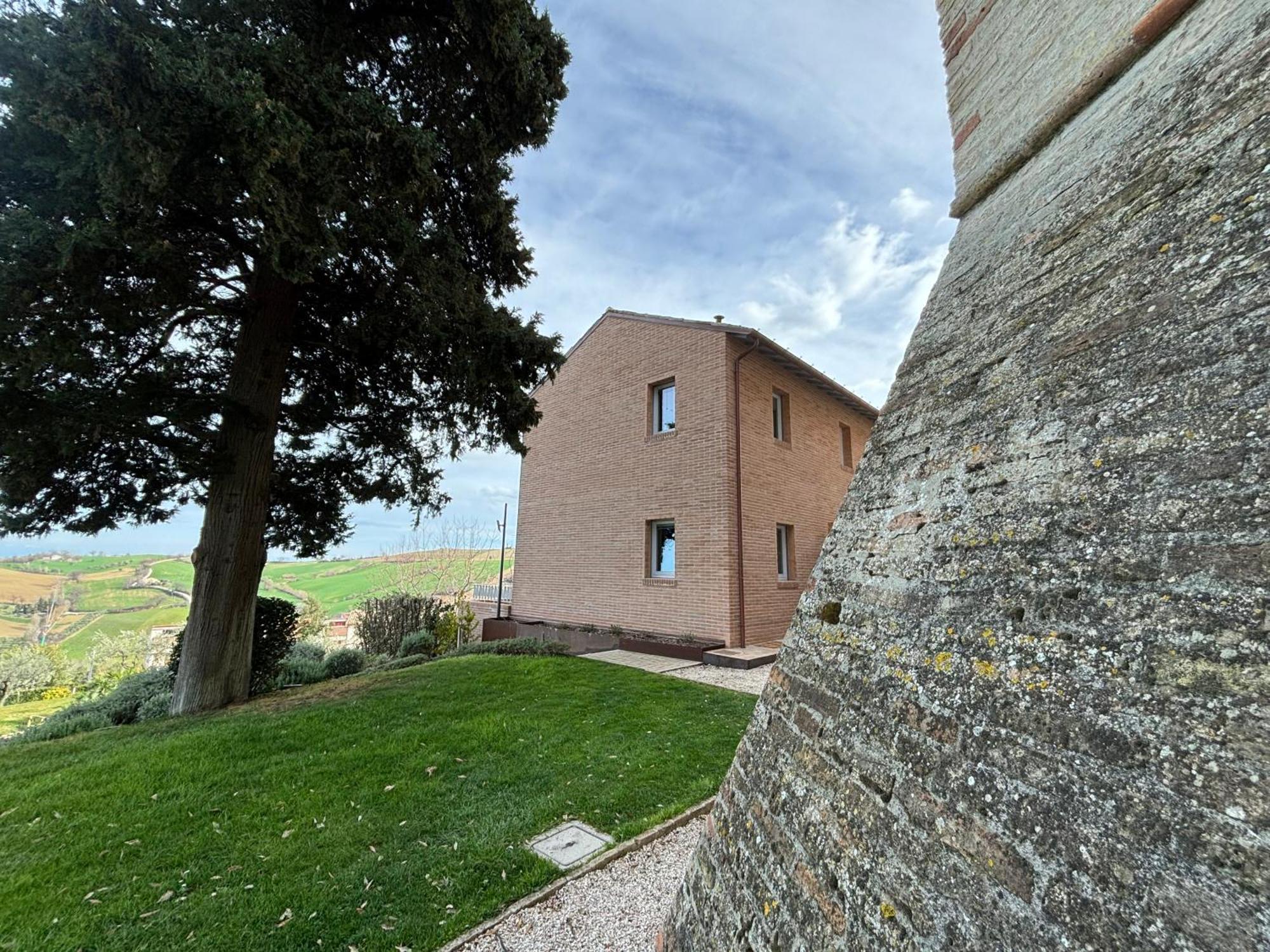 Castello Di Monterado Hotel Exterior foto